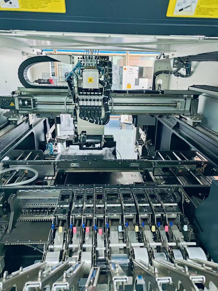 Axial vs. Radial Insertion Machines